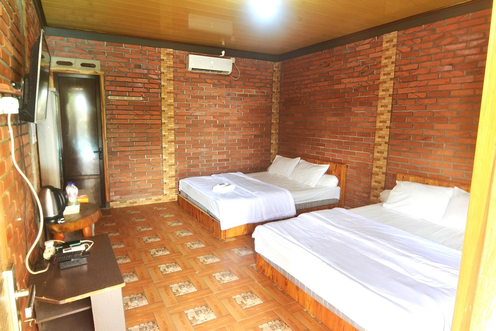 Villa Kopiori Jogjakarta Buitenkant foto