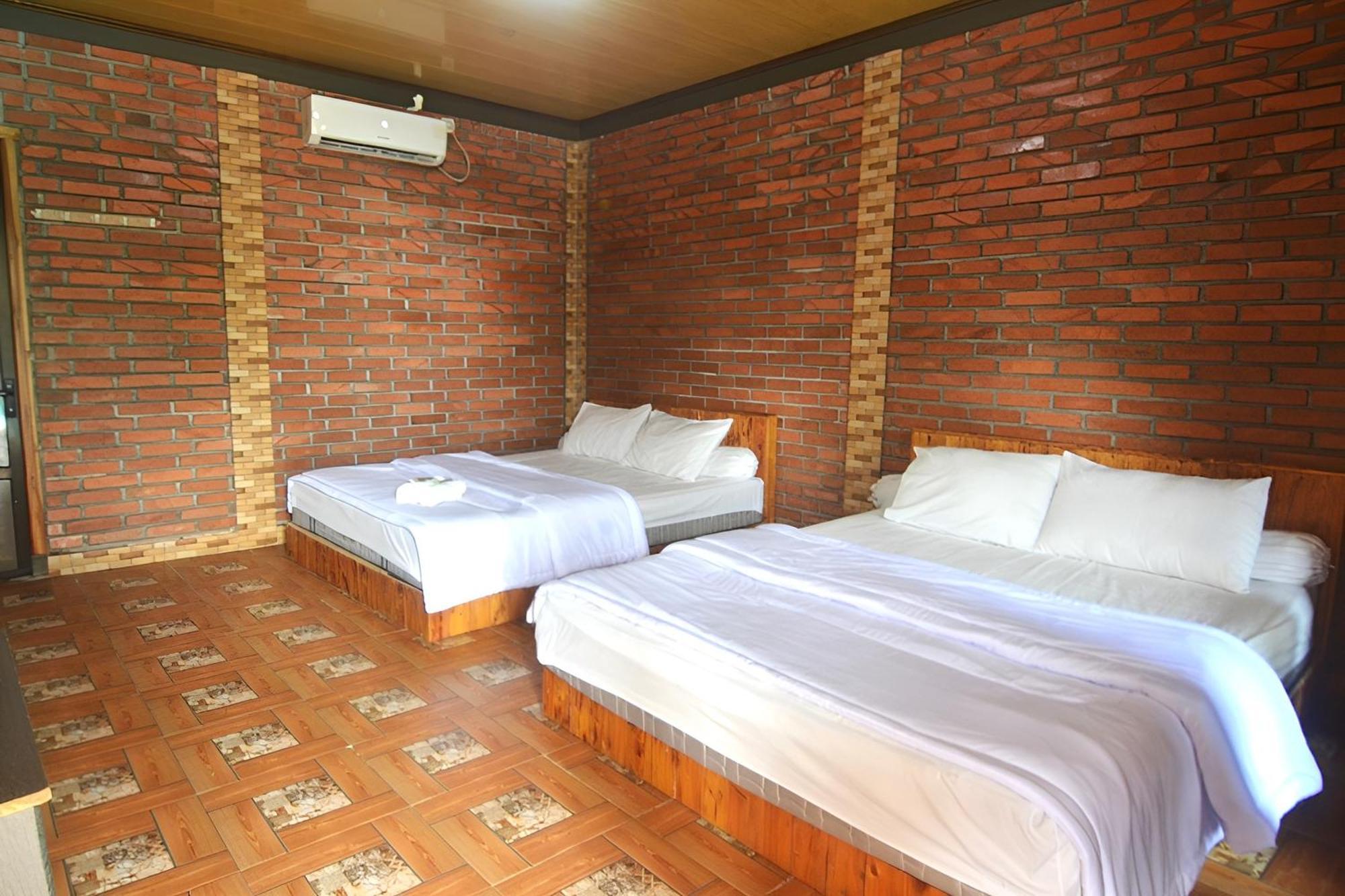 Villa Kopiori Jogjakarta Buitenkant foto