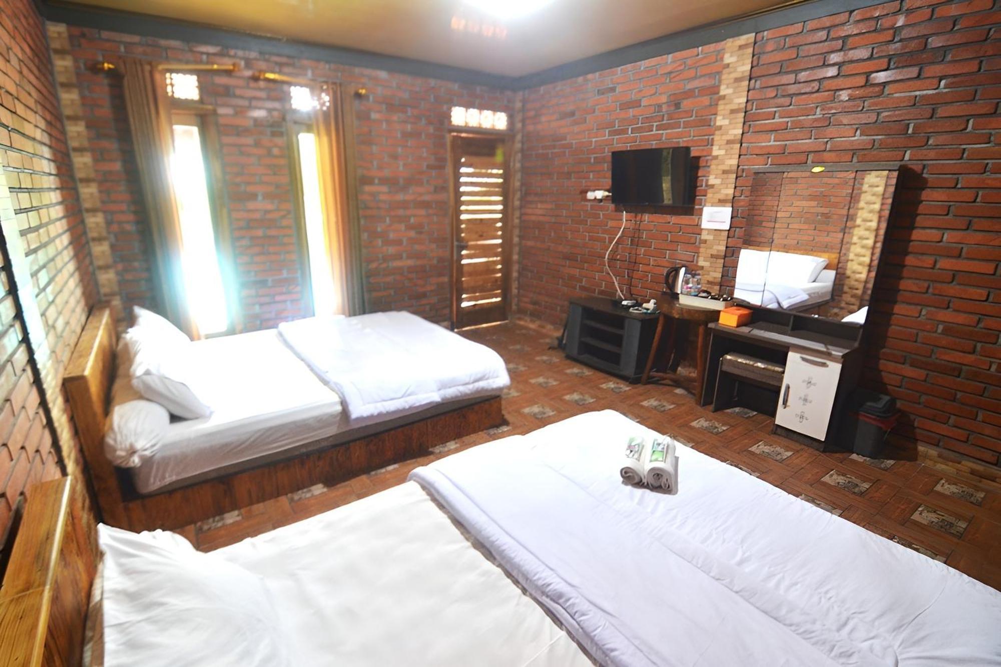 Villa Kopiori Jogjakarta Buitenkant foto