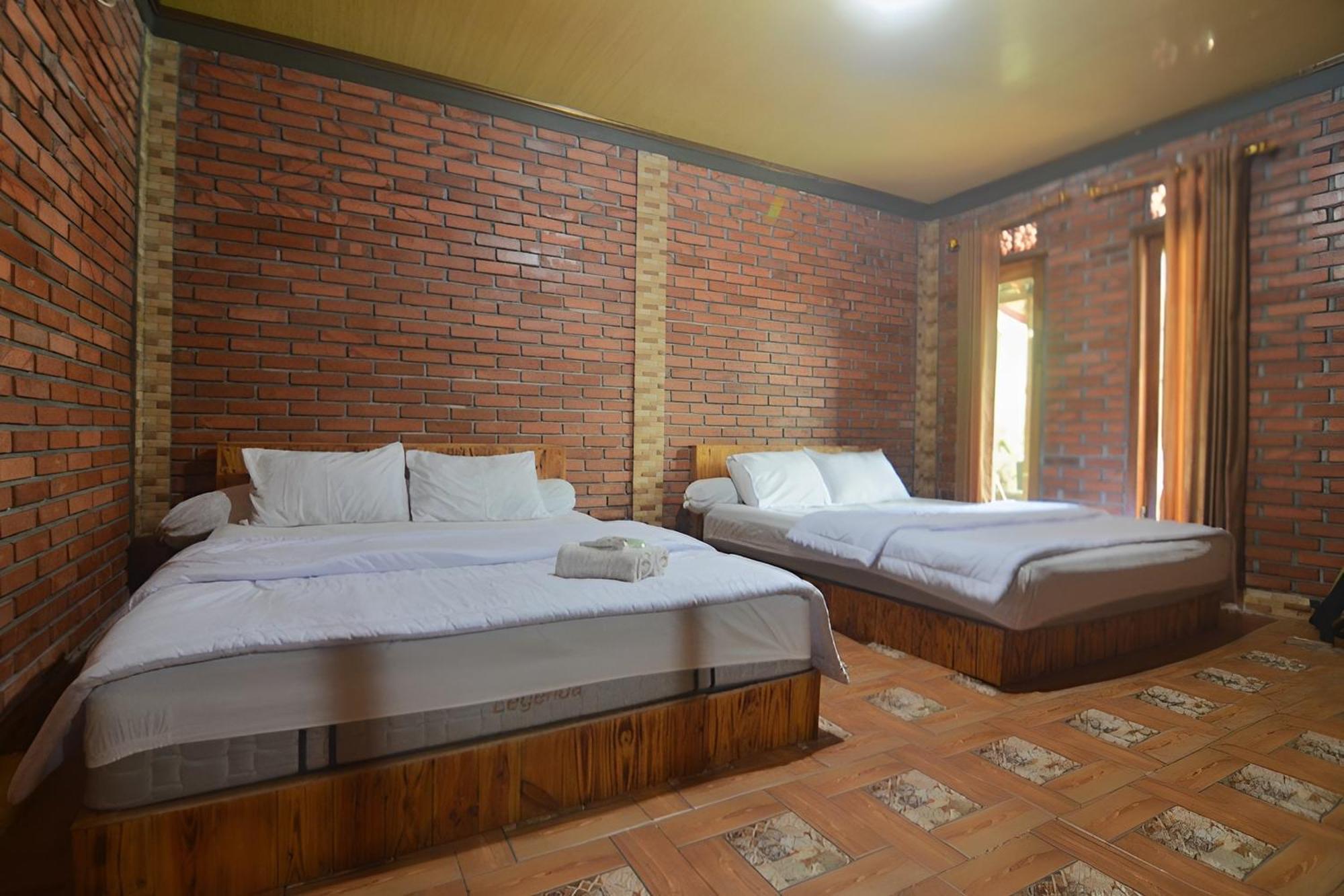 Villa Kopiori Jogjakarta Buitenkant foto